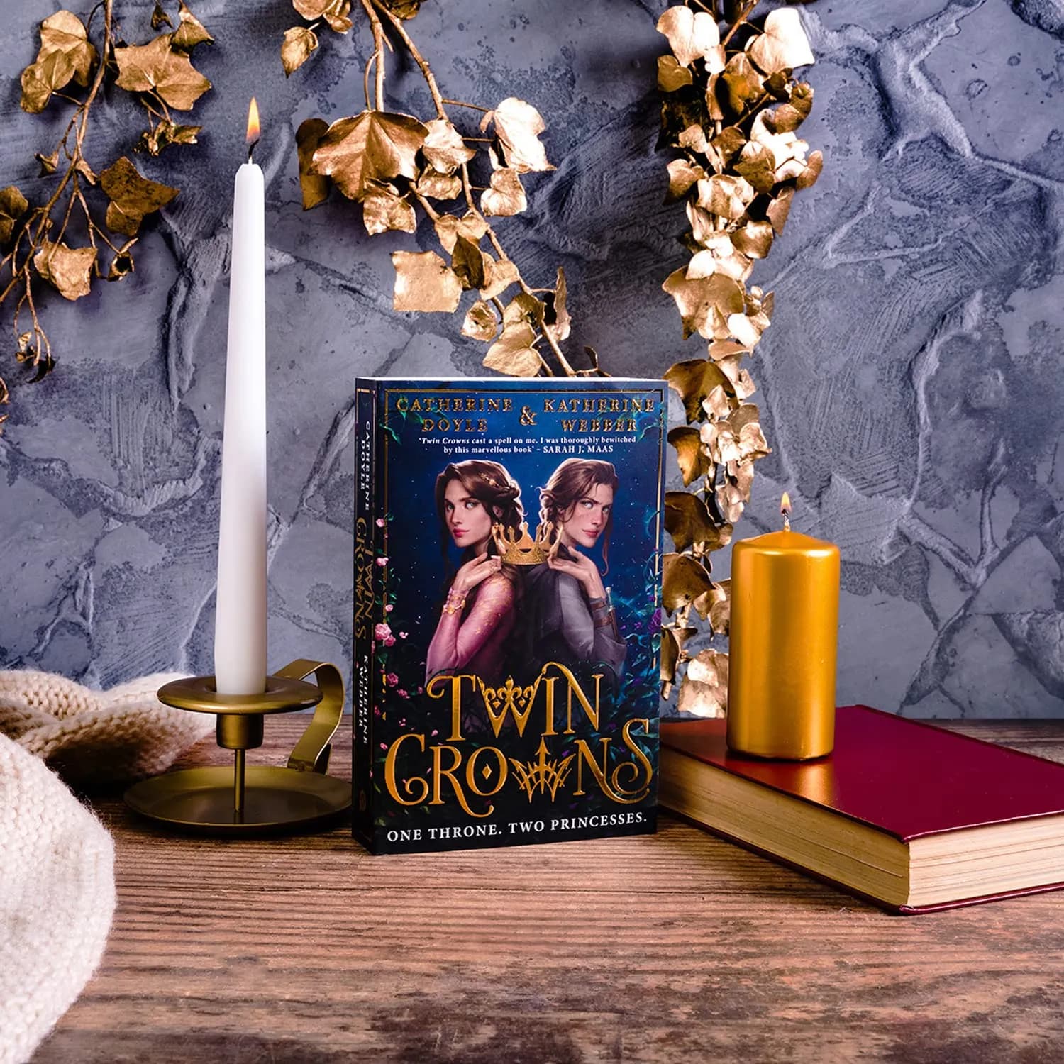 Twin Crowns — мініатюра 2